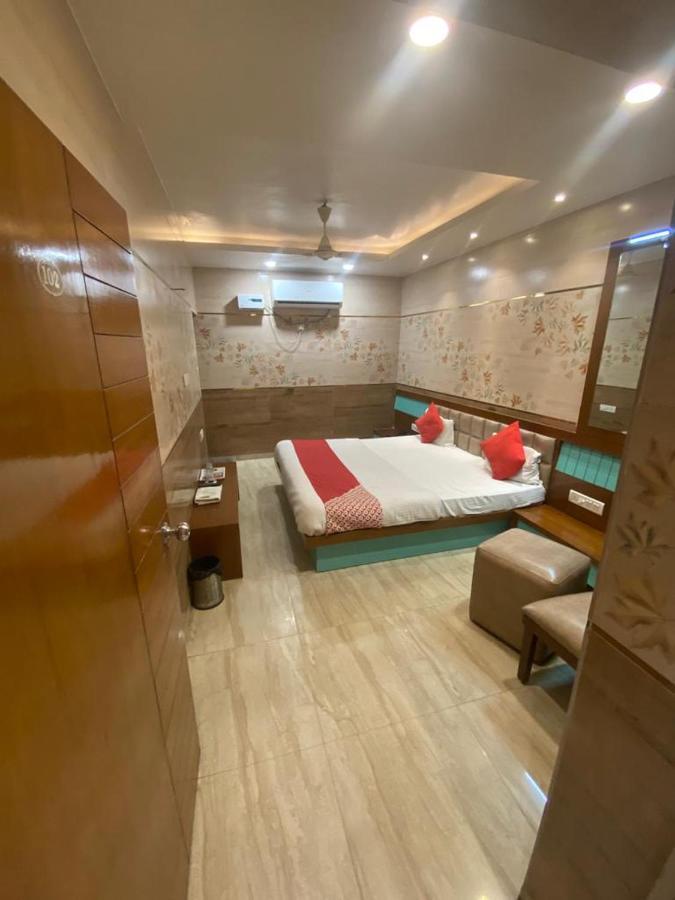 Hotel Raghupati Ayodhya Exteriér fotografie